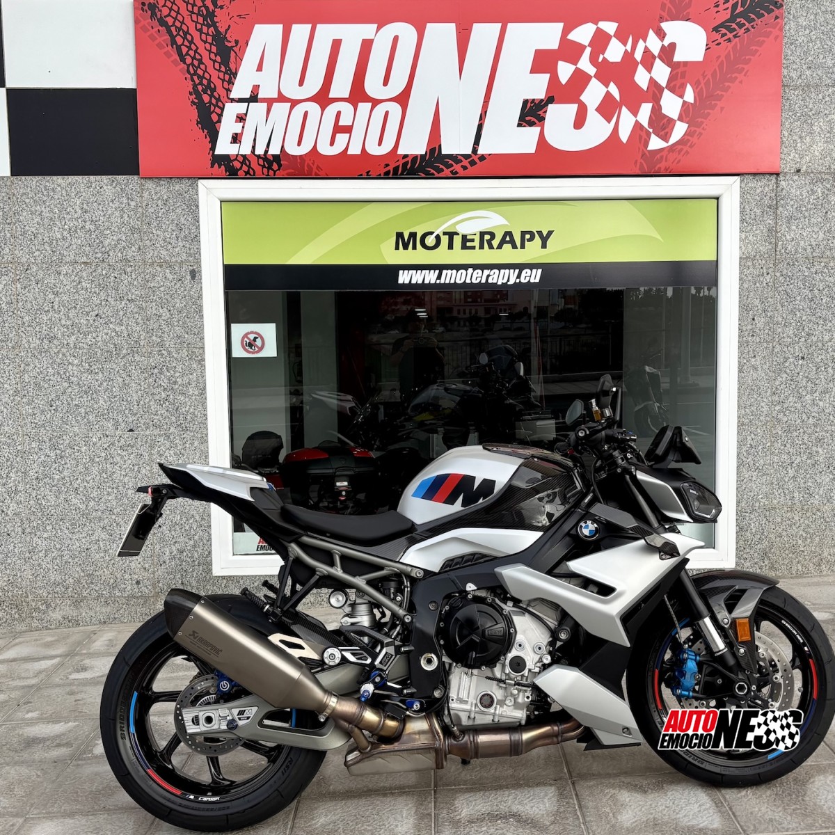 BMW , M  1000  R  CARBON PACK