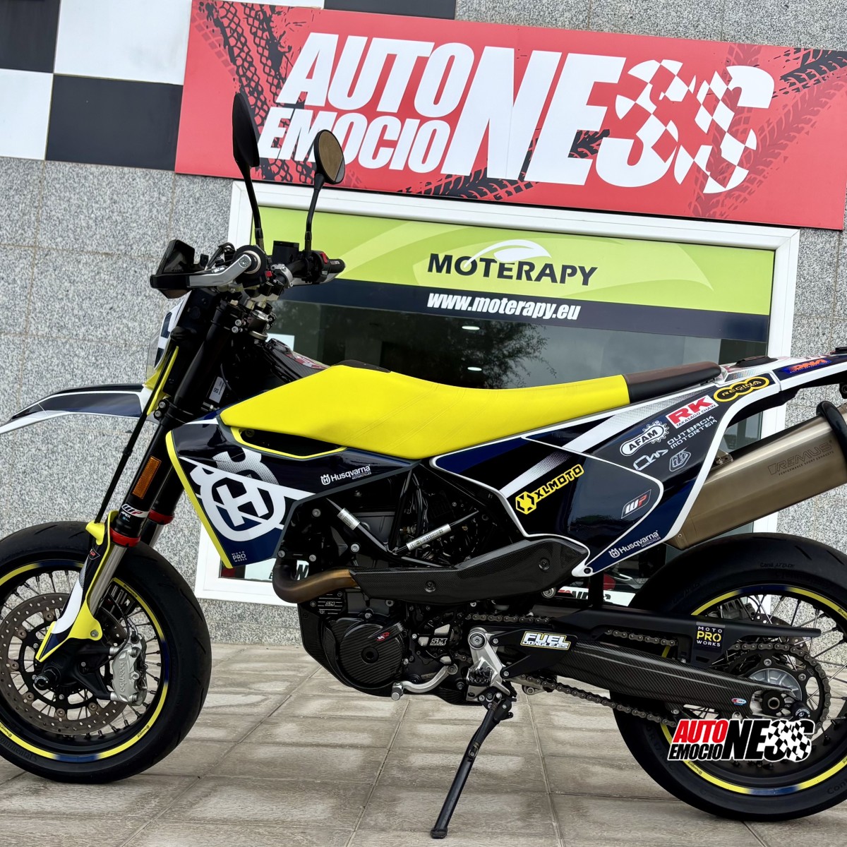 HUSQVARNA, 701 SUPERMOTO