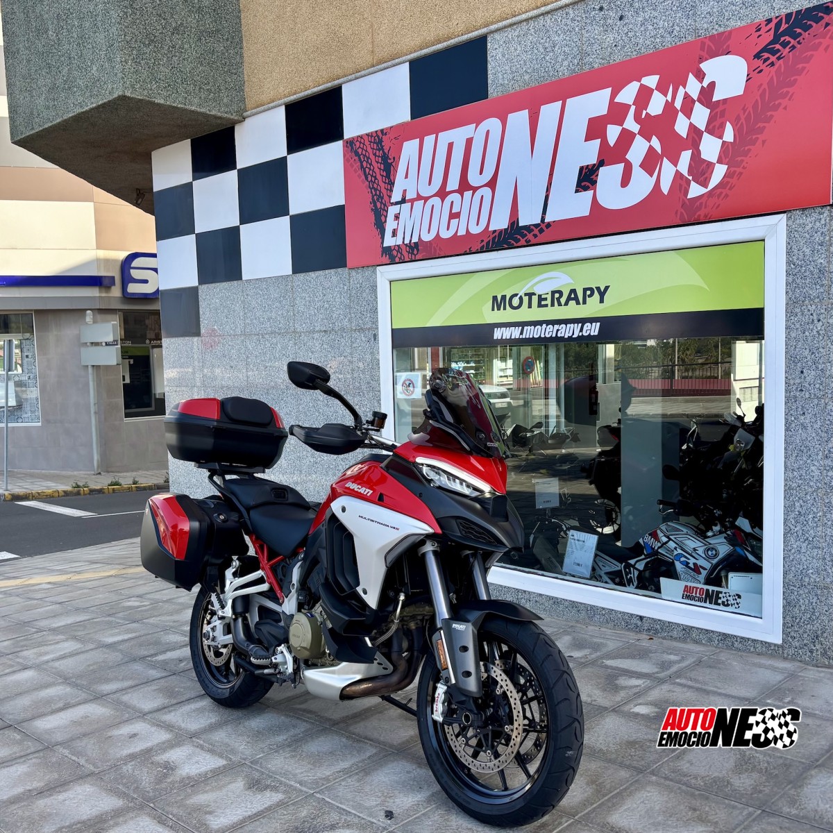 DUCATI , MULTISTRADA V 4 S AKRAPOVIC