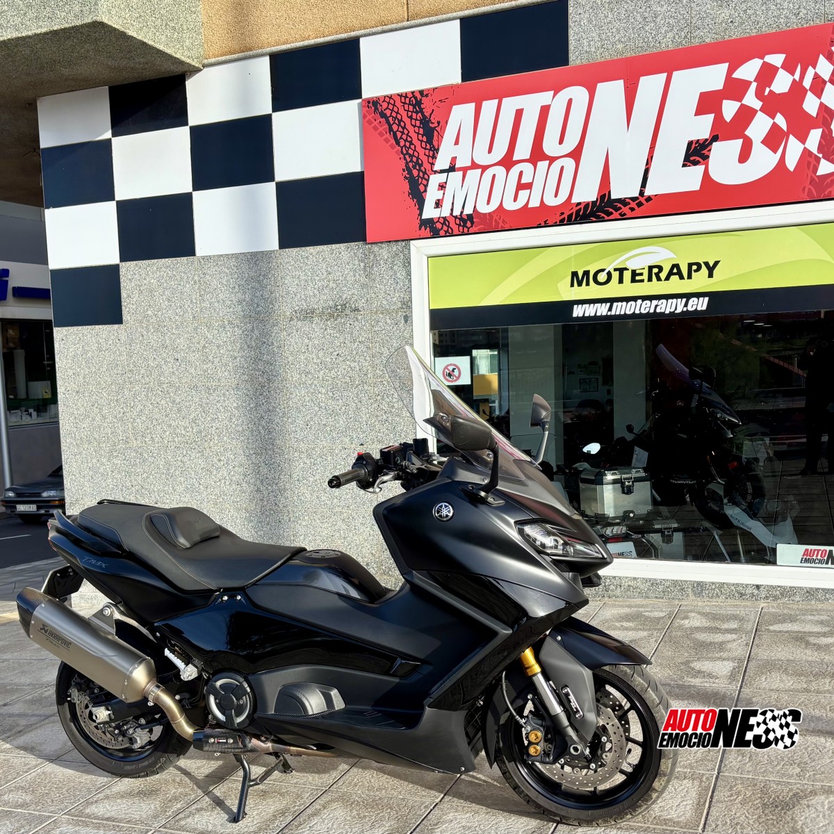 YAMAHA, T-MAX AKRAPOVIC TECH MAX