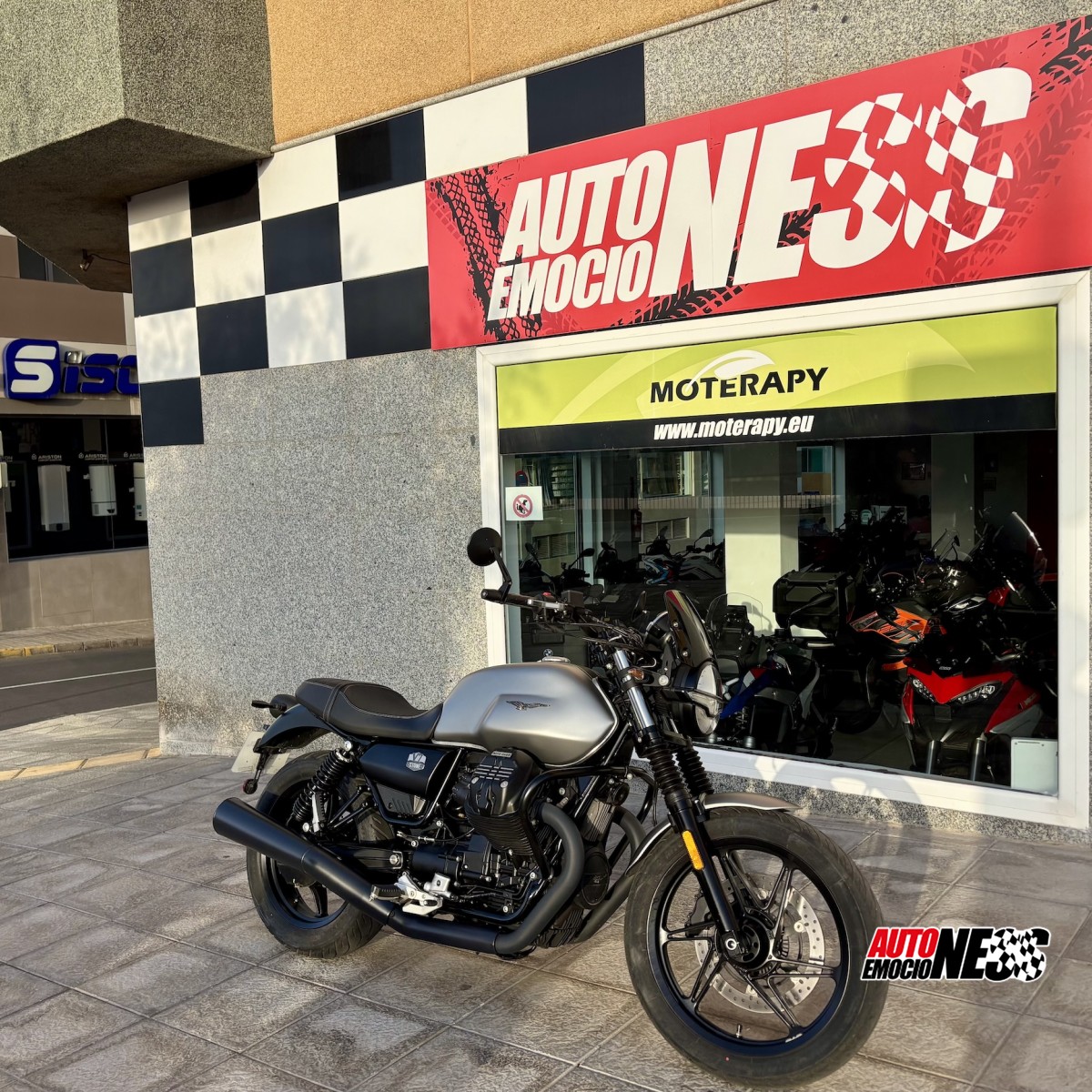 MOTO GUZZI, V-7  STONE